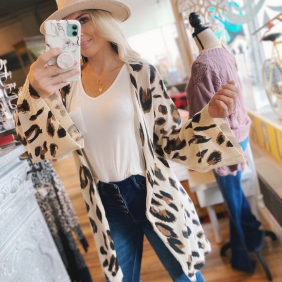 HEAR ME ROAR LEOPARD CARDIGAN-CREAM - Picture 3 of 4